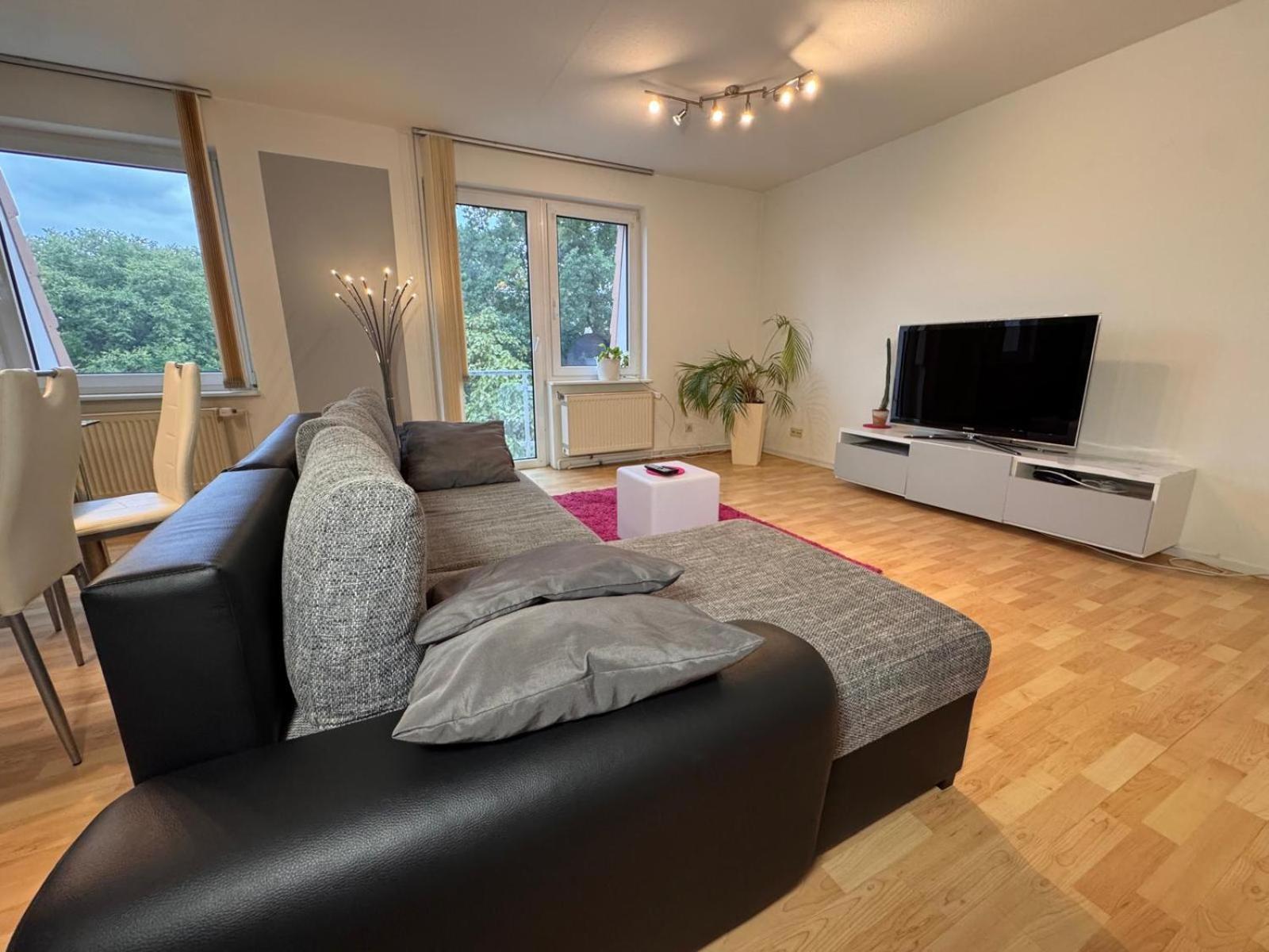 Moderne Wohnungen Im Dachgeschoss ฟัลเคนซี ภายนอก รูปภาพ